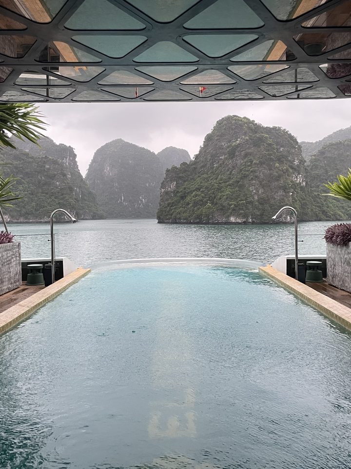 The sundeck pool, from our own footage
