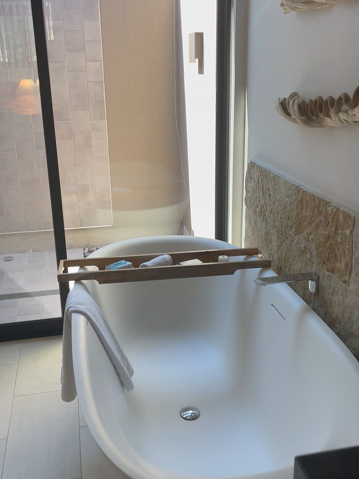 The freestanding bathtub, from our own footage